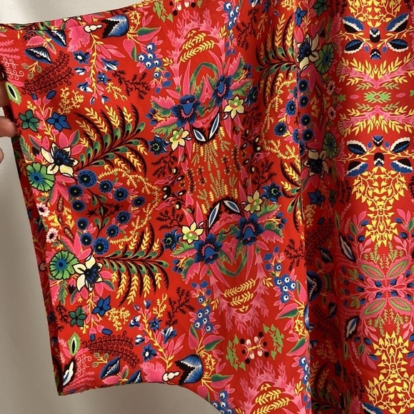 Francesca's Collections Floral Open Front Short Kimono Red Pink Size Medium - Picture 2 of 4